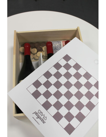WOODEN WINE BOX - GAME OF CHECKERS